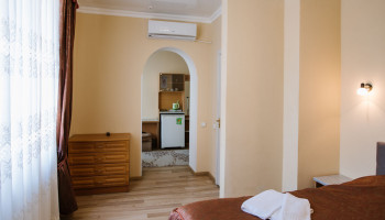 /upload/rooms/10/juniorsuite_203_14_web.jpg