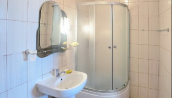/upload/rooms/129/odnomisniy-lyuks-krishtaleviy-palac-1-korpus2.jpg