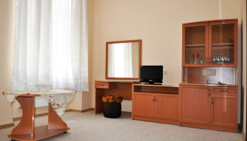 /upload/rooms/131/standart-pokrascheniy-krishtaleviy-palac-1-korpus1.jpg