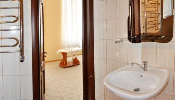 /upload/rooms/131/standart-pokrascheniy-krishtaleviy-palac-1-korpus2.jpg