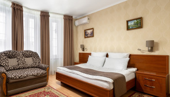 /upload/rooms/14/nomer-standart-pokrascheniy-gotel-villa-marta-truskavec.jpg
