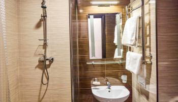 /upload/rooms/144/odnomisniy-pokrascheniy-krishtaleviy-palac-4-korpus2.jpg