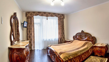 /upload/rooms/147/lyuks-krishtaleviy-palac-4-korpus.jpg