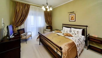 /upload/rooms/199/napivlyuks-pokrascheniy-shale-graal-truskavec2.jpg