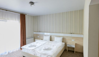 /upload/rooms/275/napivlyuks-pokrascheniy-pansionat-bogema-truskavec1.jpg