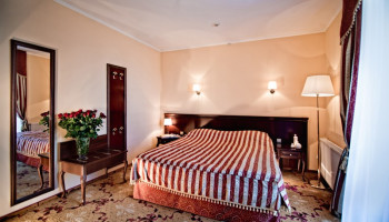 /upload/rooms/332/lyuks-gotel-cezar-jeneva-truskavec.jpg