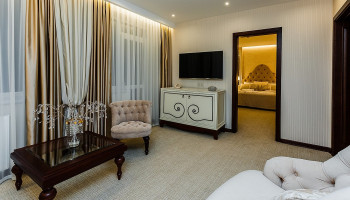 /upload/rooms/364/lyuks-pokrascheniy-gotel-galant-truskavec1.jpg