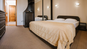 /upload/rooms/385/standart-gotel-zolota-korona-truskavec.jpg