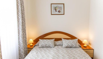 /upload/rooms/391/lyuks-pokrascheniy-gotel-yevropa-truskavec.jpg