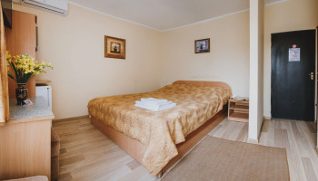 /upload/rooms/5/single_101_1_web..jpg