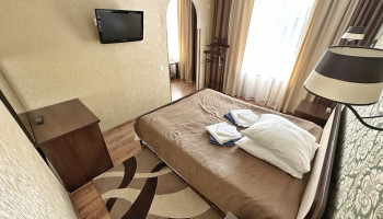 /upload/rooms/55/lyuks-sanatoriy-shahtar-truskavec1.jpg