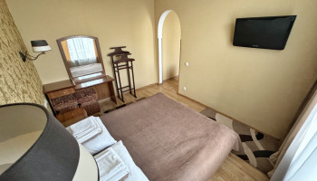 /upload/rooms/56/lyuks-z-kuhneyu-sanatoriy-shahtar-truskavec1.jpg