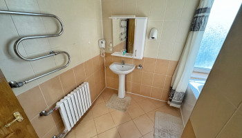 /upload/rooms/56/lyuks-z-kuhneyu-sanatoriy-shahtar-truskavec16.jpg