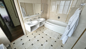 /upload/rooms/57/trikimnatniy-lyuks-sanatoriy-shahtar-truskvec27.jpg