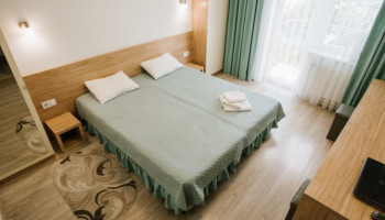 /upload/rooms/67/napivlyuks-pokrascheniy-sanatoriy-arnika-truskavec.jpg