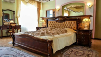 /upload/rooms/78/lyuks-z-dvoma-spalnyamy.jpg