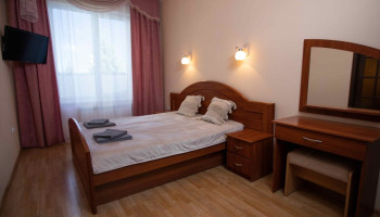 /upload/rooms/99/dvomisnyj-lyuks-10-scaled-e1699498271844.jpg